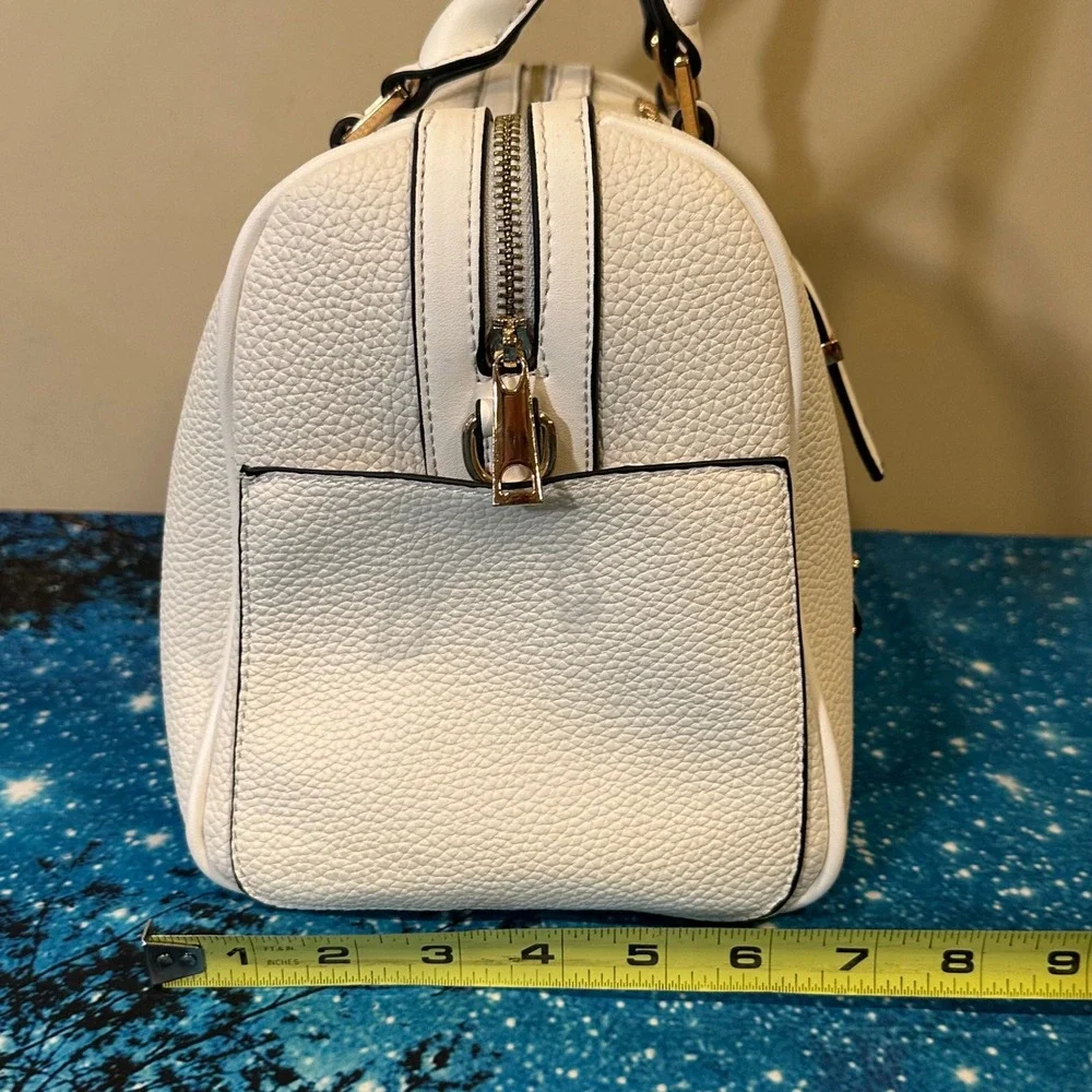 Michael Kors White bedord legacy purse with strap